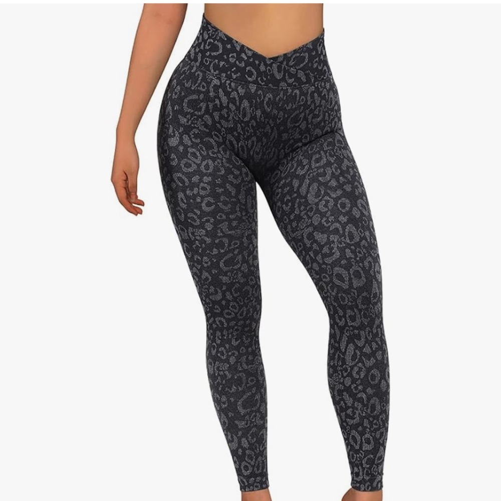 Amazon women cross over seamless front butt scrunch high waisted leggings
